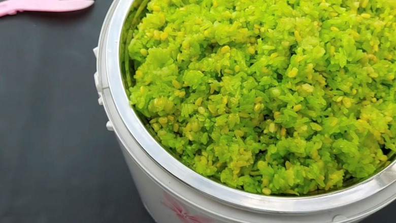 Xôi lá dứa đậu xanh Xôi lá dứa đậu xanh