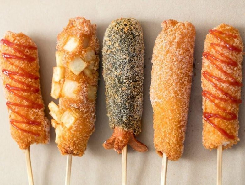 Các loại hotdog phô mai kéo sợi