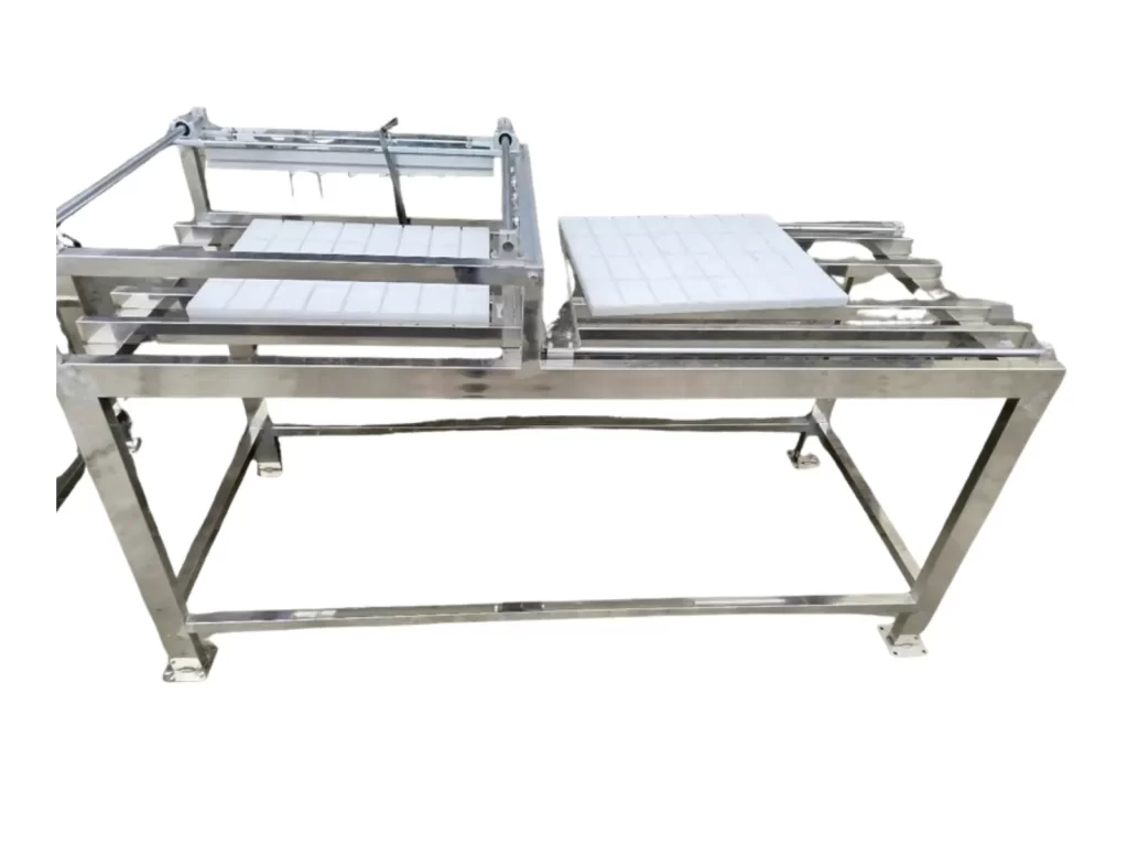 Bàn lật và cắt đậu phụ AMANKONG